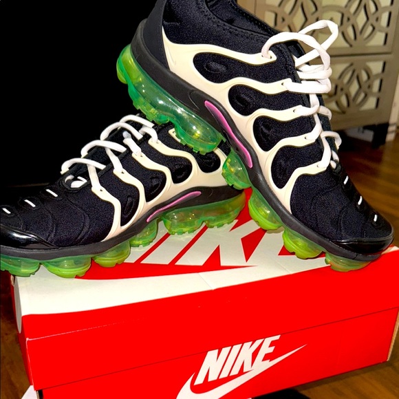 Men’s Nike, VAPORMAX PLUS….🔥 size 9 - Picture 1 of 5
